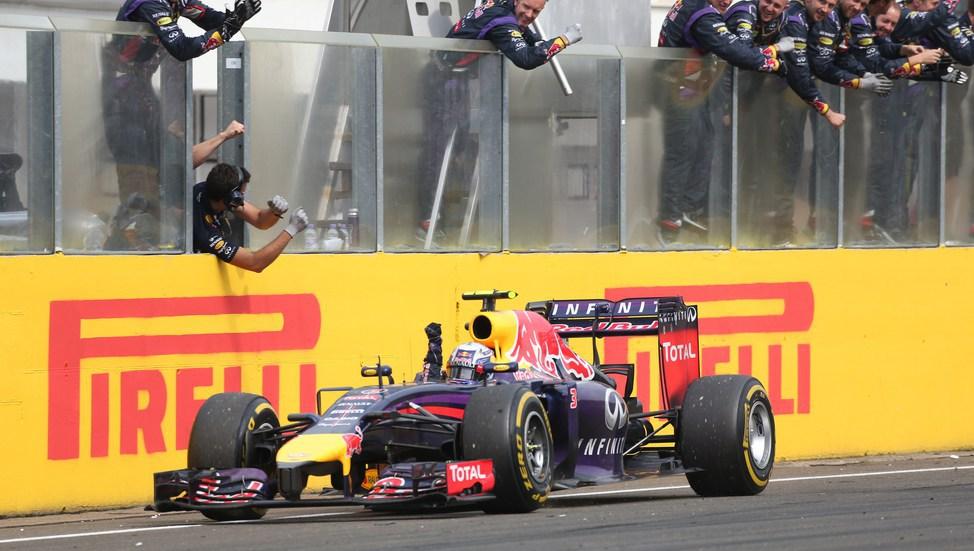 Ricciardo ganó en Hungría la mejor carrera del año