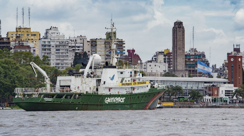 Arribó a Buenos Aires el tradicional buque «Esperanza» de Greenpeace