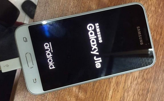 Samsung lanzó un nuevo smartphone de gama media