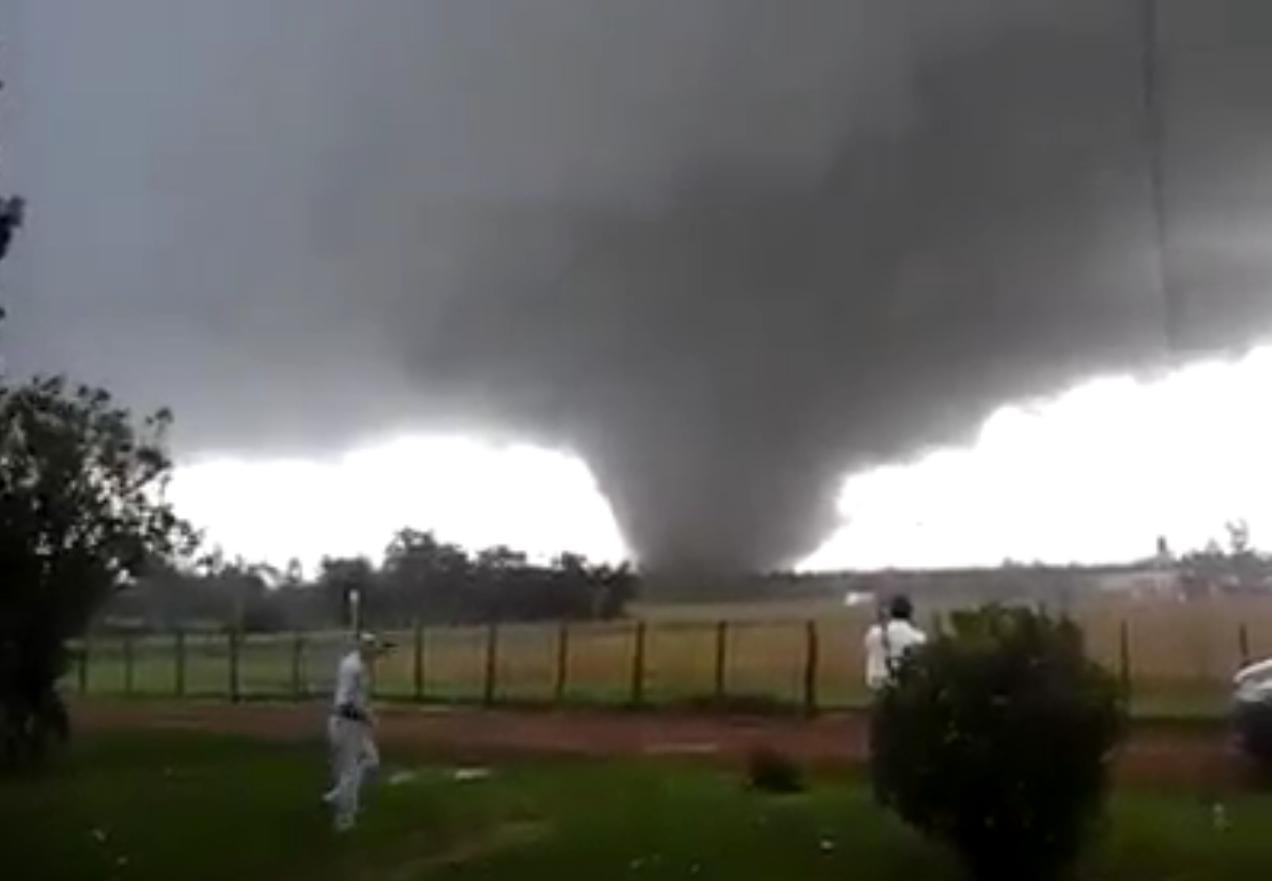 Tornado en Uruguay dejó al menos cuatro muertos y varios heridos