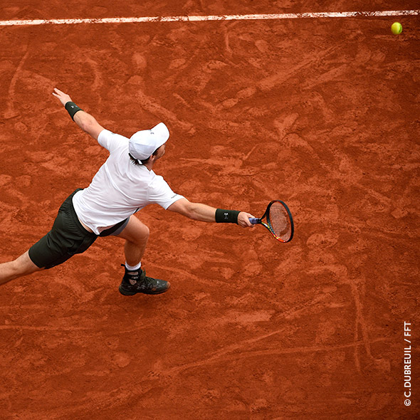 Murray superó sin problemas a Isner y sigue adelante en Roland Garros