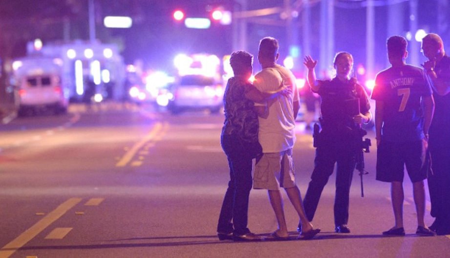 50 muertos por un tiroteo en un bar gay de Orlando