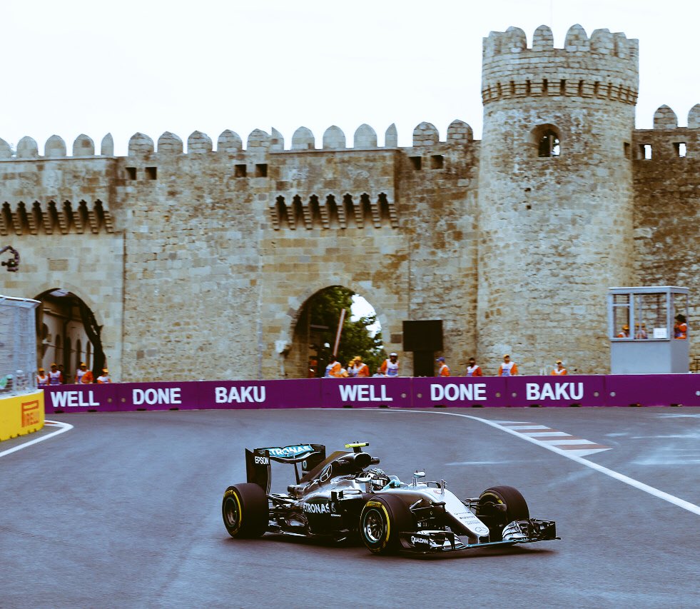 Rosberg ganó con tranquilidad en Bakú