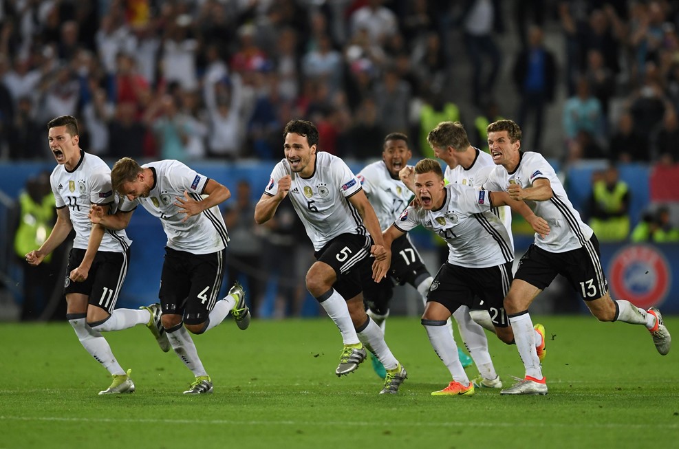 Alemania le ganó por penales a Italia y llegó a semifinales