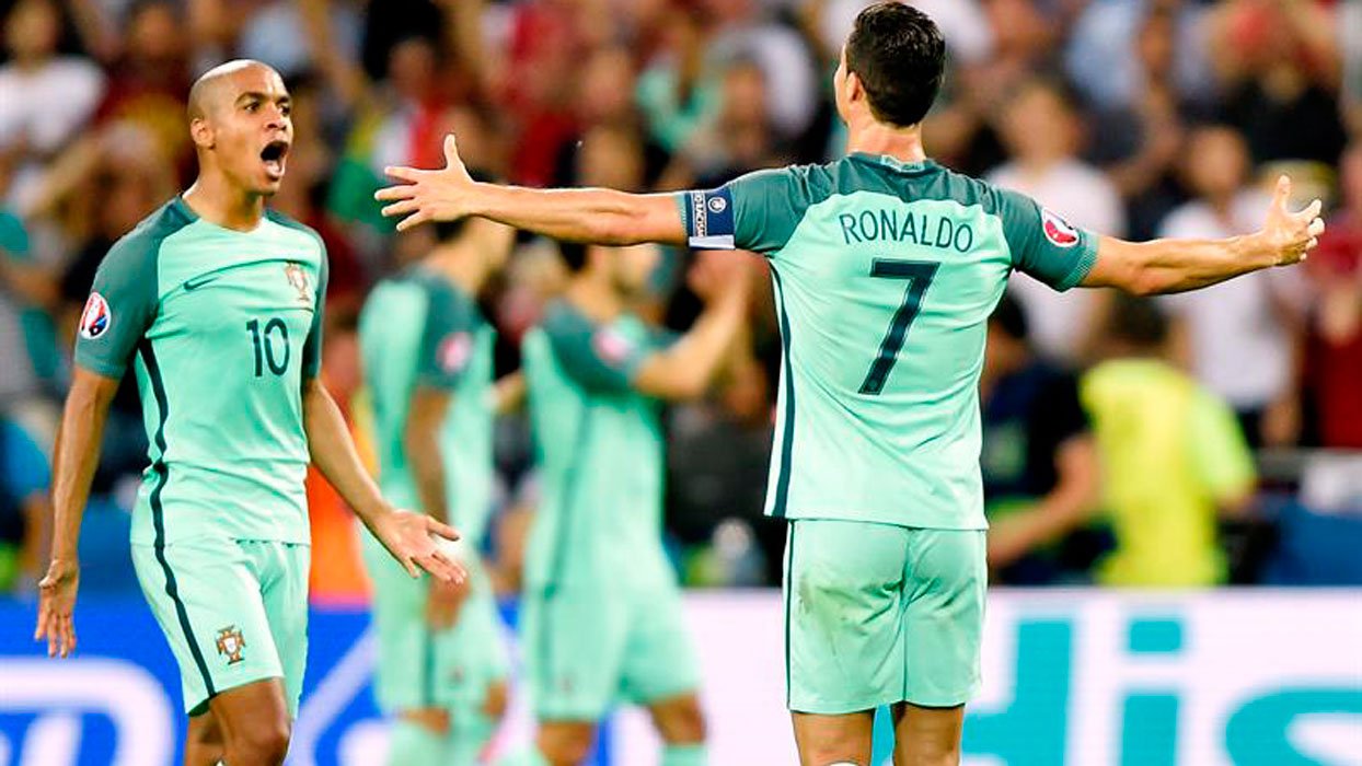 Con Cristiano a la cabeza Portugal pasó a la final de la Euro