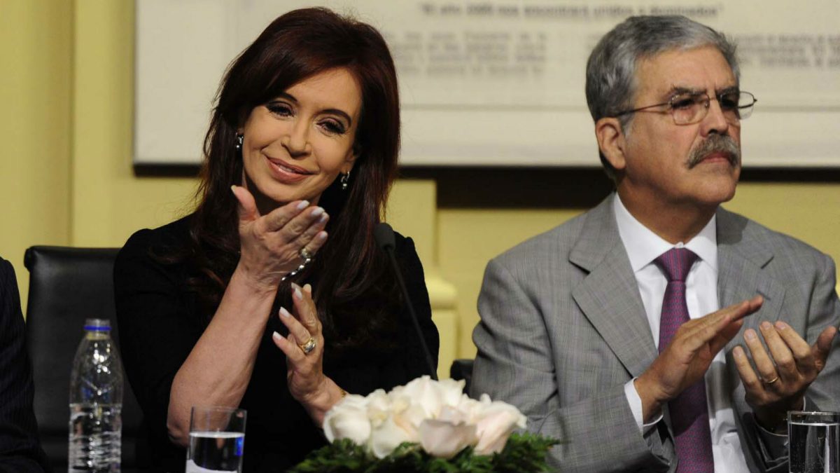 Reiteran pedidos de indagatoria para CFK