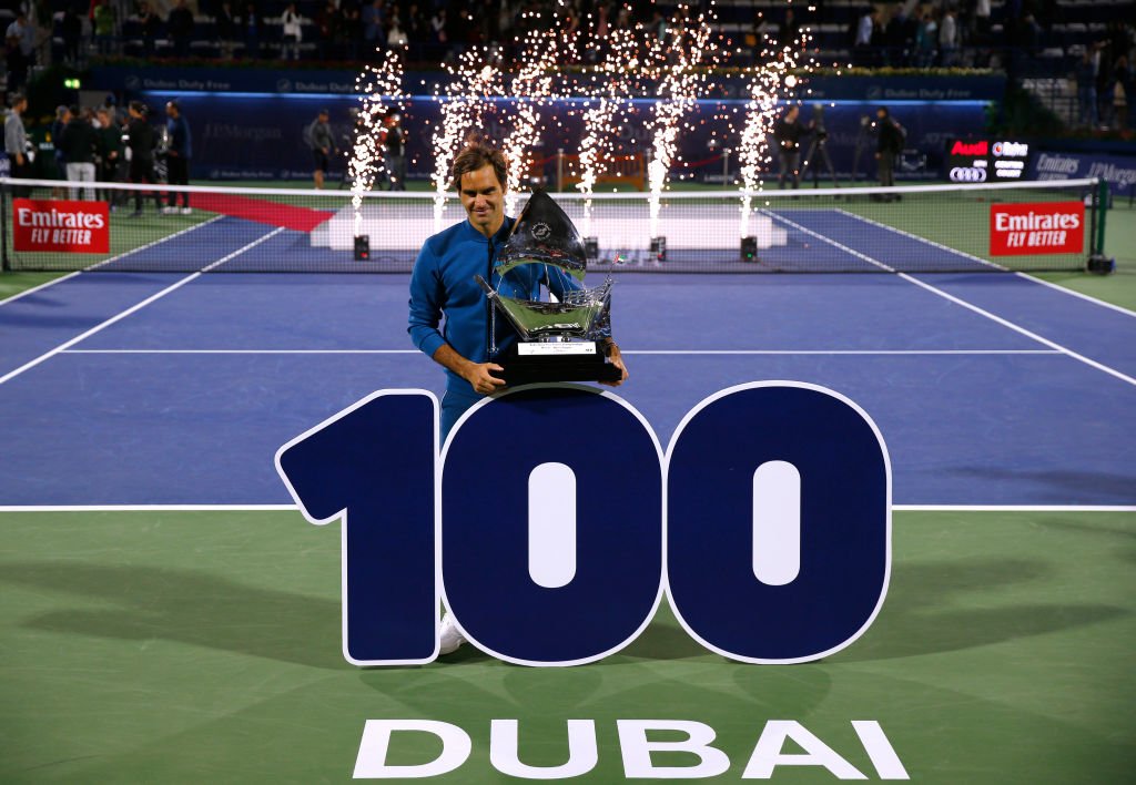 Federer agiganta su leyenda y consigue el centenar de títulos en Dubái