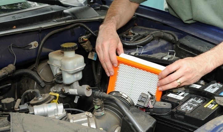 La importancia de cambiar el filtro de aire del auto