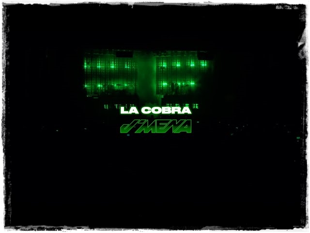j mena estrena «La Cobra» en vivo en el Teatro Ópera