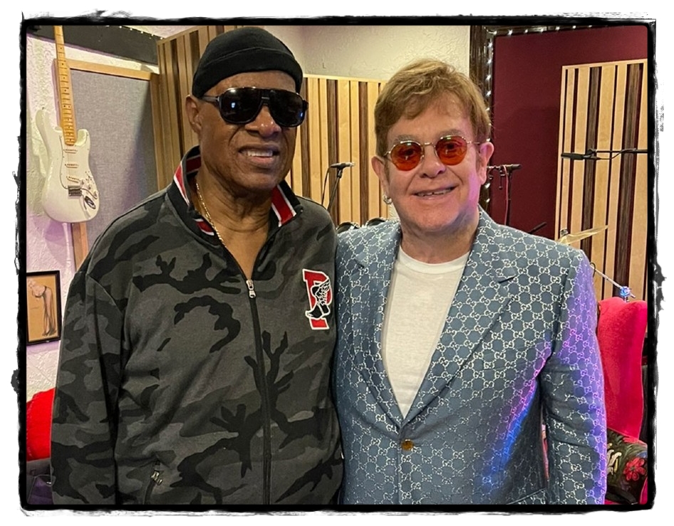 Elton John y Stevie Wonder develan «Finish Line»