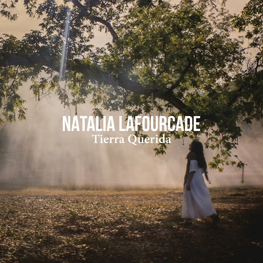 Natalia Lafourcade y su «Tierra Querida»